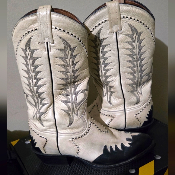 Tony Lama Other - Tony Lama Cream Black Stitched Mens Cowboy Boots Size 10EE